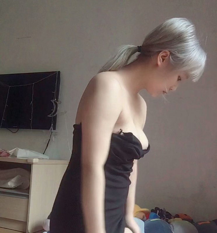 年轻的推油妹子